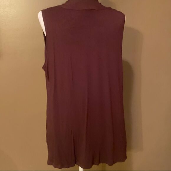 Design by Olivia Brown Vest Size XL - Picture 9 of 9